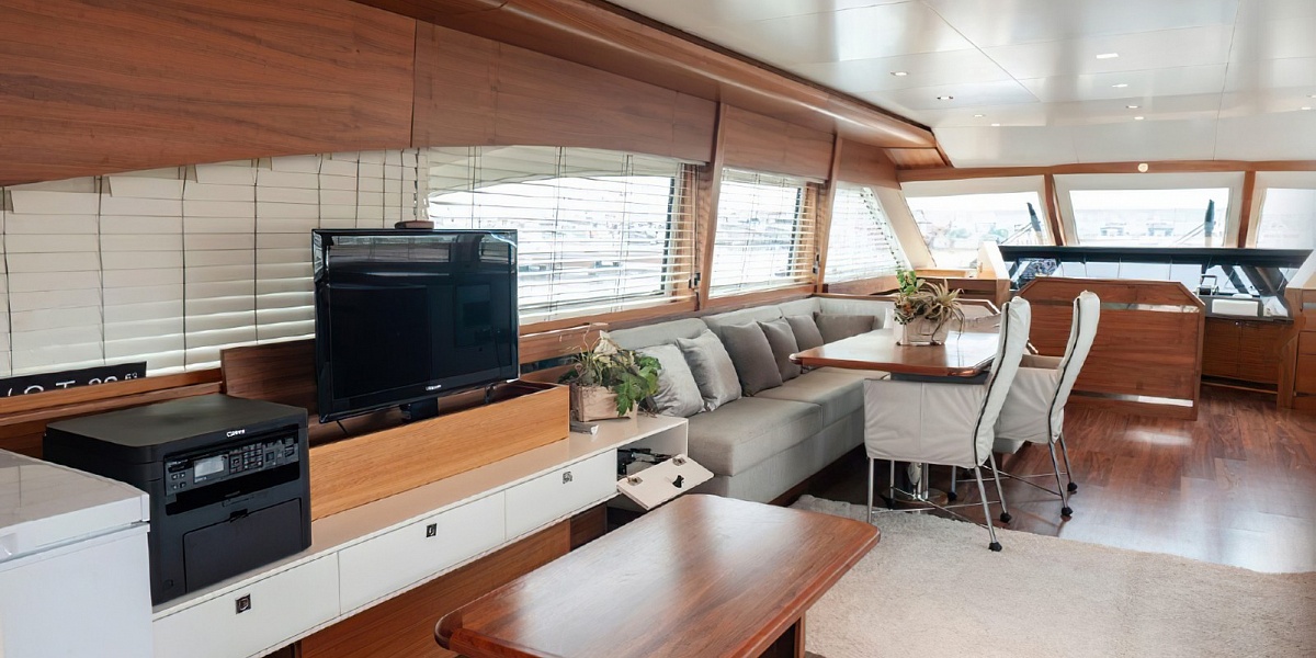 Продается моторная яхта Van Der Heijden Superior